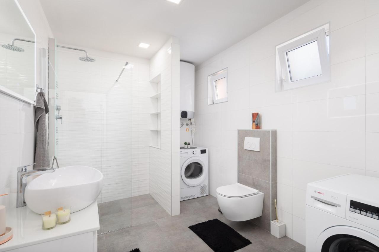 Solaris Holiday Home - Private Pool Stanici Bagian luar foto