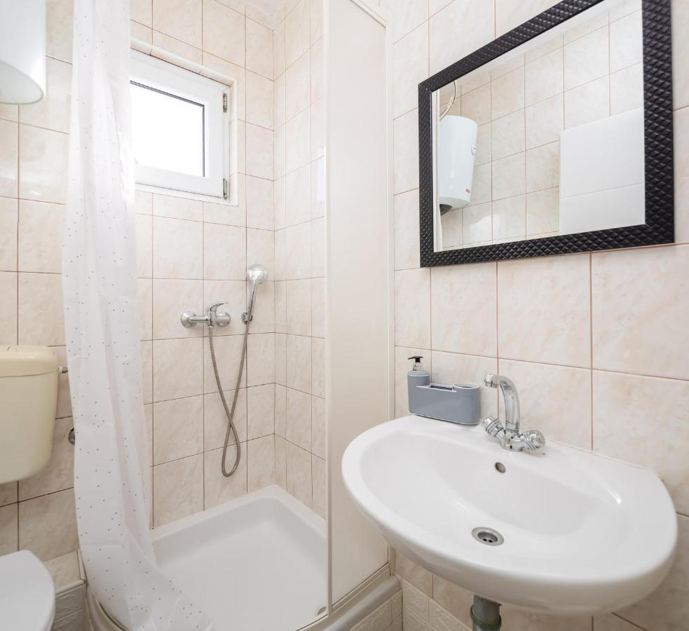 Solaris Holiday Home - Private Pool Stanici Bagian luar foto