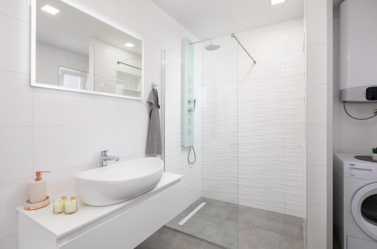 Solaris Holiday Home - Private Pool Stanici Bagian luar foto