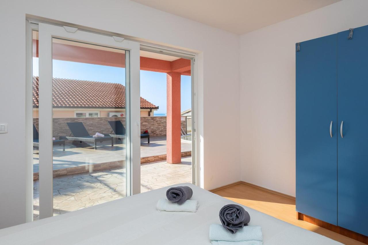 Solaris Holiday Home - Private Pool Stanici Bagian luar foto